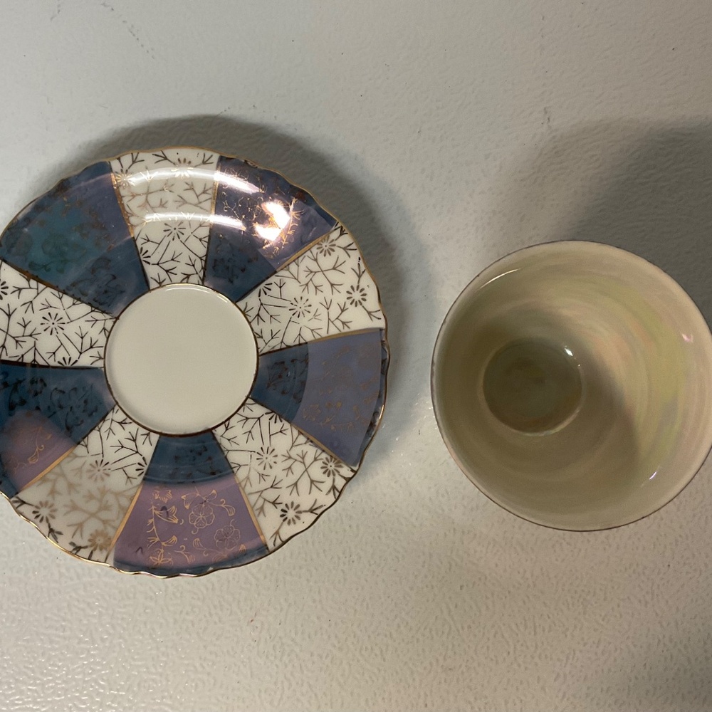 Japan:Napcoware C-7215 Porcelain Cup and Saucer - Picture 6 of 7